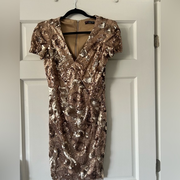 Sequins dress - Picture 1 of 2